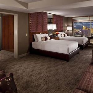 Executive Two Queen Suite Grand Two Queen Room